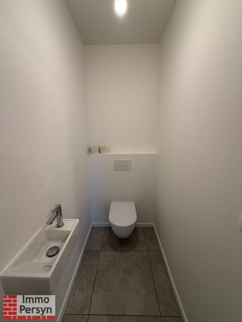 Nieuwbouw appartement te huur met vlotte verbinding foto 16