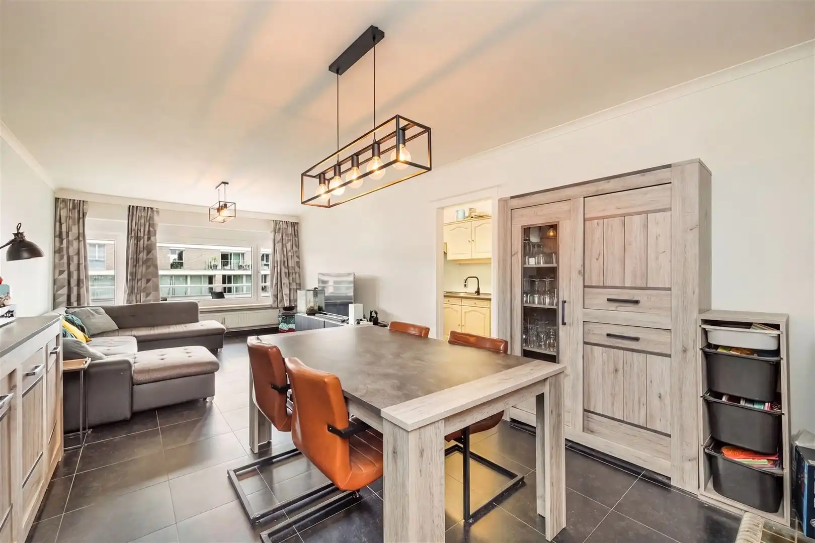 Rustig gelegen doorloopappartement met 2 terrassen foto 3