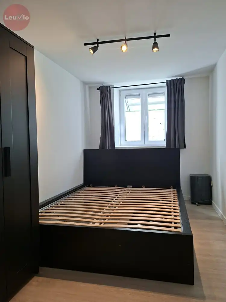 Instapklaar 1-slaapkamerappartement met tuin in het stadscentrum foto 14
