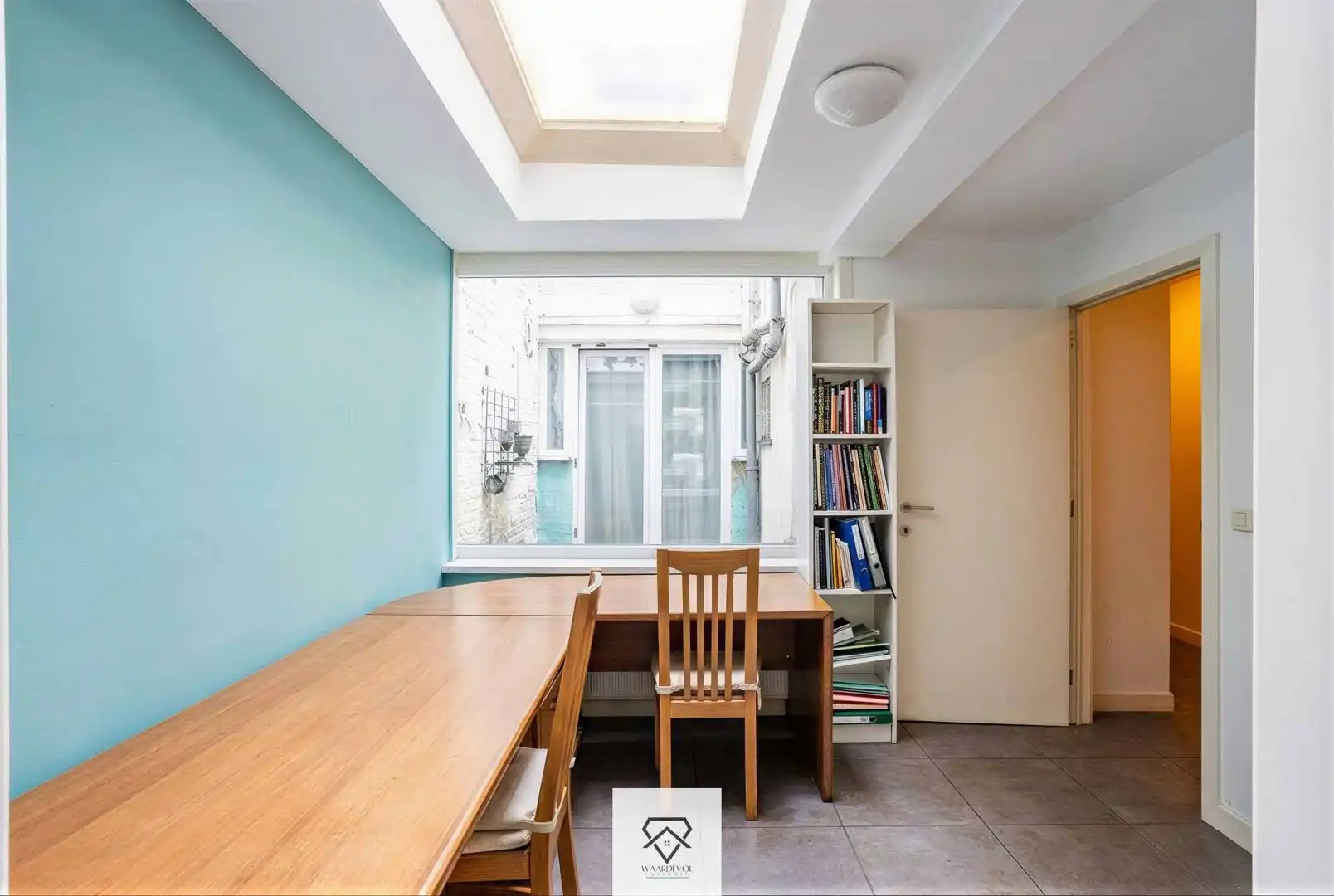 Ruime herenwoning met vernieuwd basiscomfort en ingesloten terras foto 8