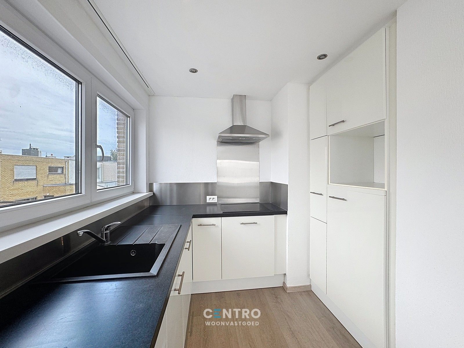 LICHTRIJK appartement op leuke ligging te Blankenberge! foto 6