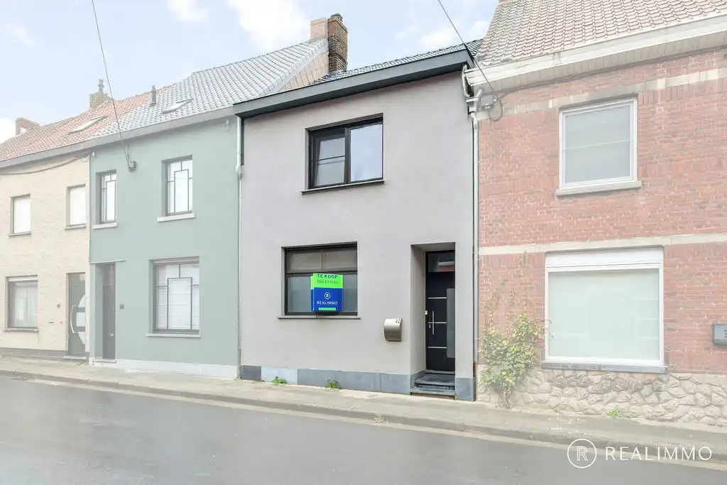Gerenoveerde en energiezuinige gezinswoning in Aalbeke foto {{pictureIndex}}