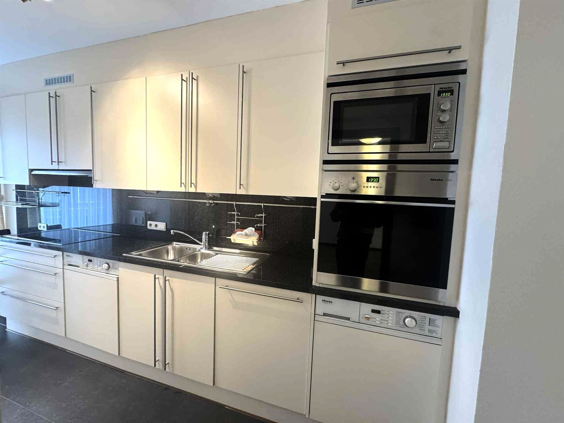 Prachtig appartement met 2 slaapkamers te huur te SINT-AGATHA-BERCHEM. foto 1