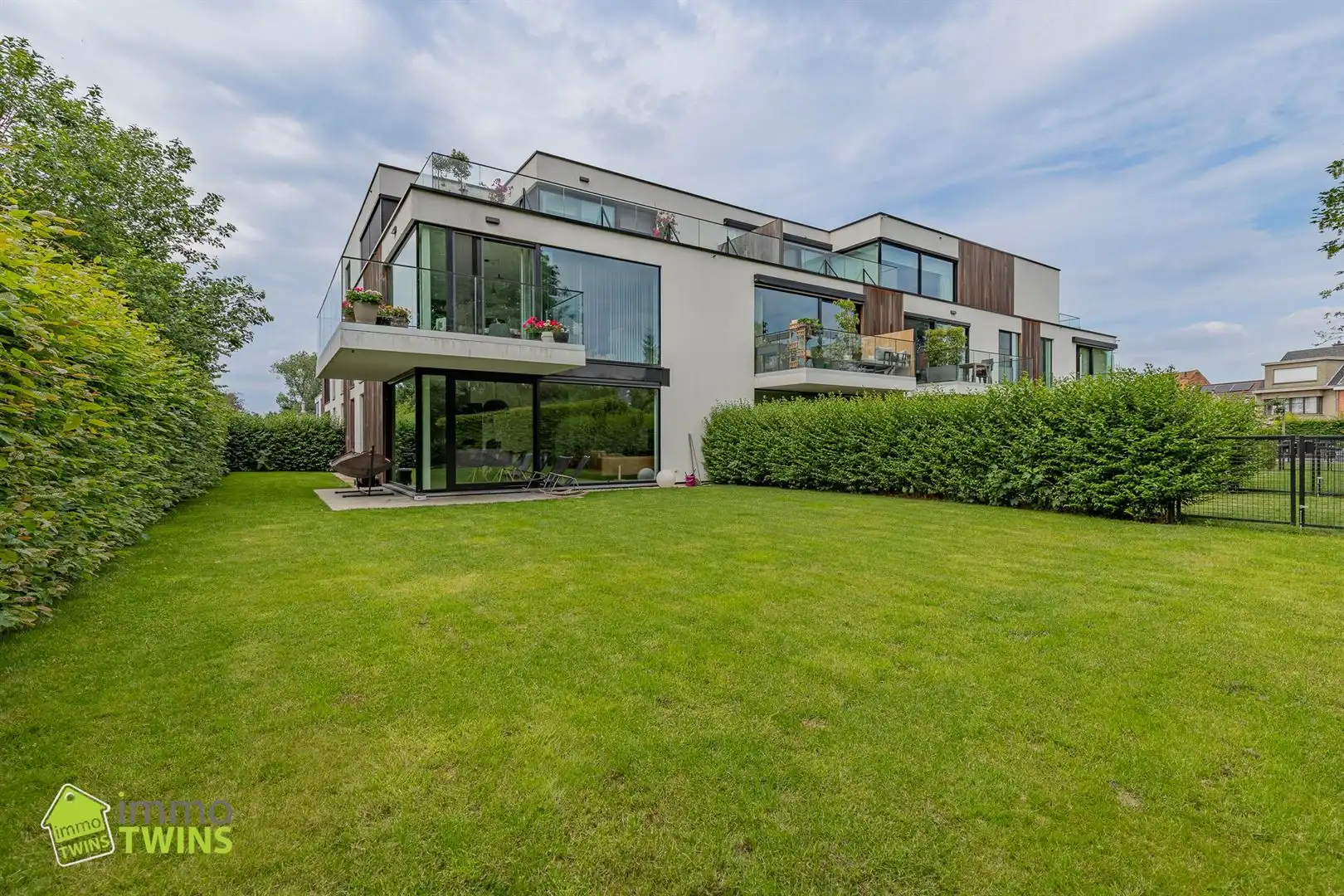 Uniek gelijkvloers BEN-appartement met tuin nabij centrum Dendermonde foto {{pictureIndex}}