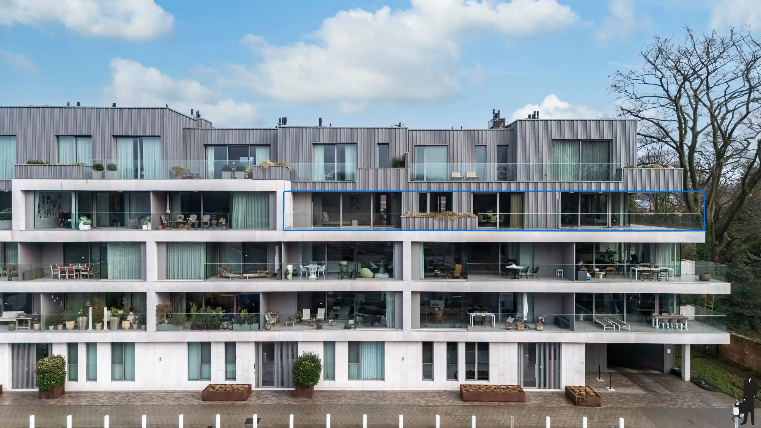 Exclusief villa-appartement van ca. 310 m² foto 2