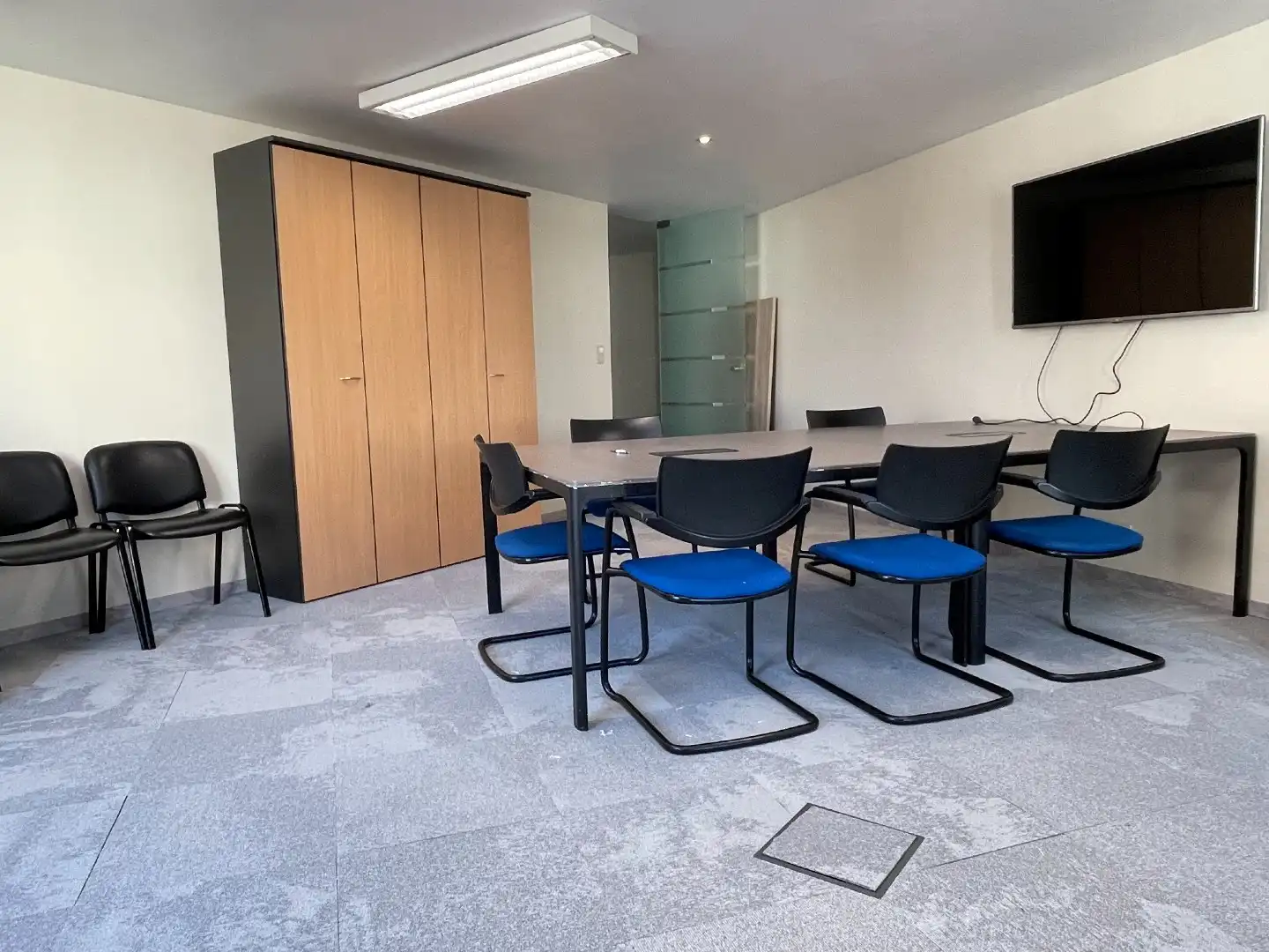 Commercieel gelegen kantoorruimtes te huur nabij centrum Kuurne (±168 m²) KAN OOK OPGESPLITST GEHUURD WORDEN foto {{pictureIndex}}