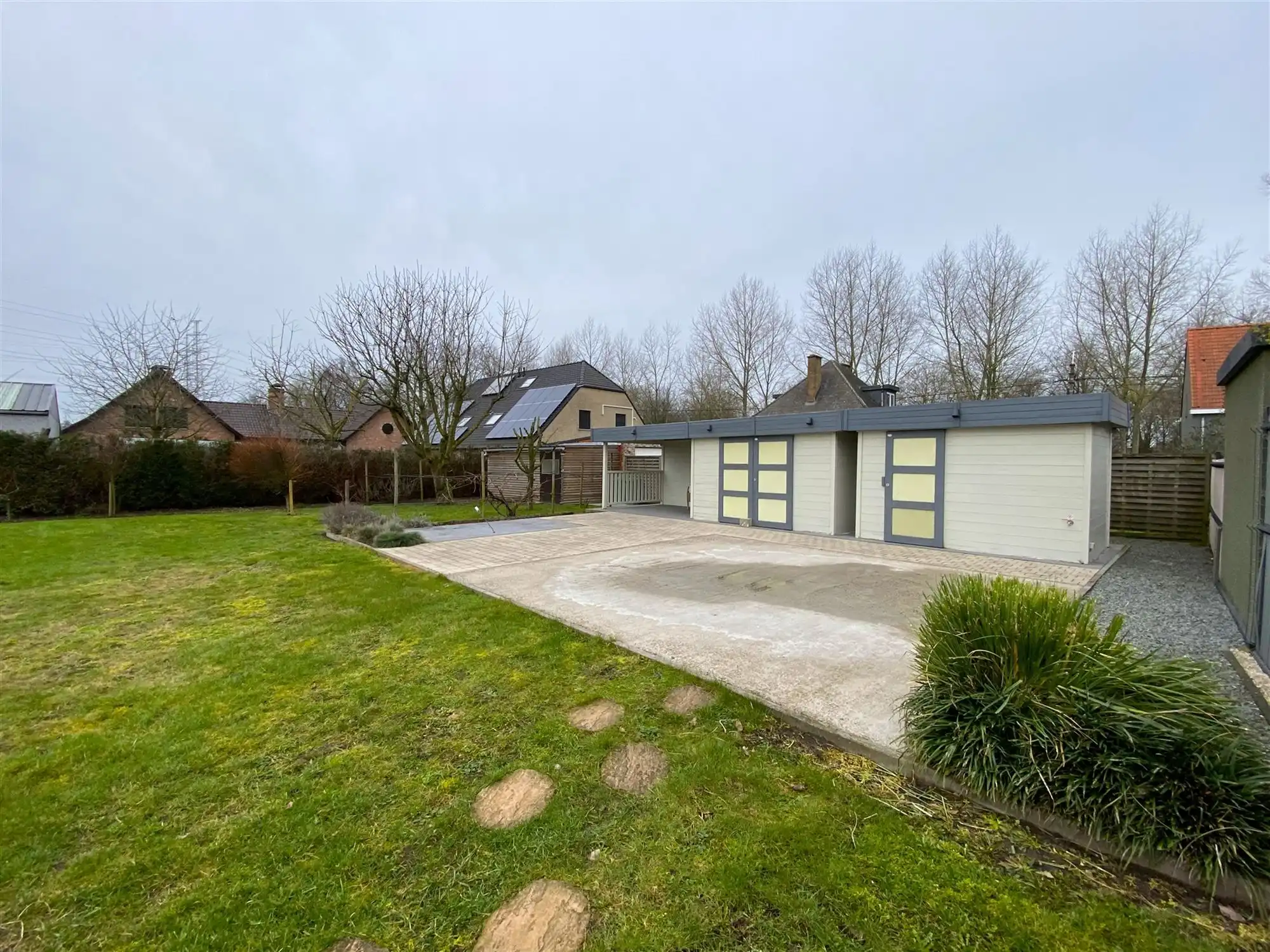 Halfopen bebouwing met grote tuin en veel parkeercomfort  foto 23