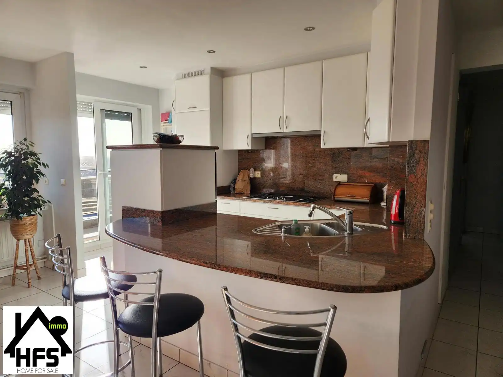 Knap appartement met top uitzicht en 3 kamers foto 4