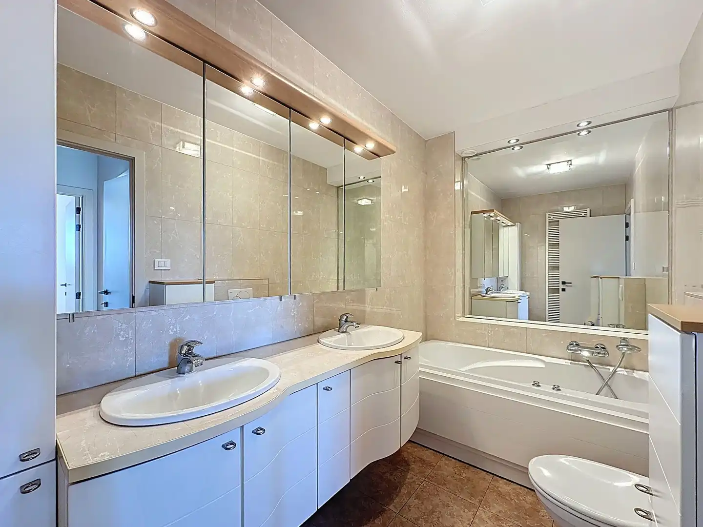 Instapklaar topappartement met royaal zonneterras kortbij zee. foto 13