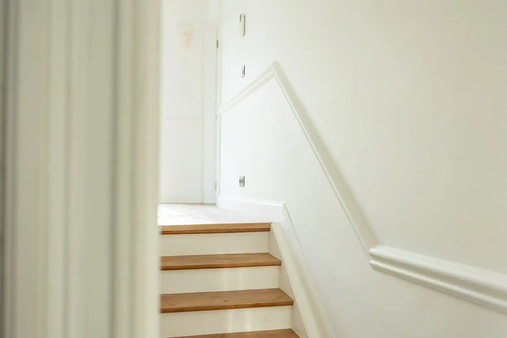 State-of-the-art villa tussen eeuwenoude bomen foto 25