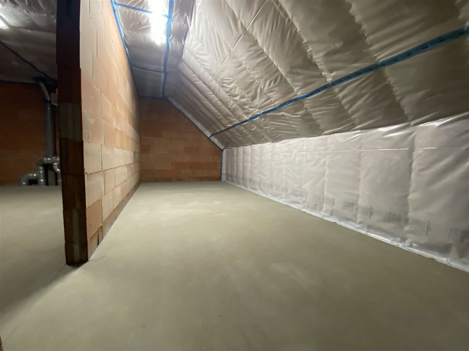 Ruime woning met 3 slaapkamers te huur foto 18