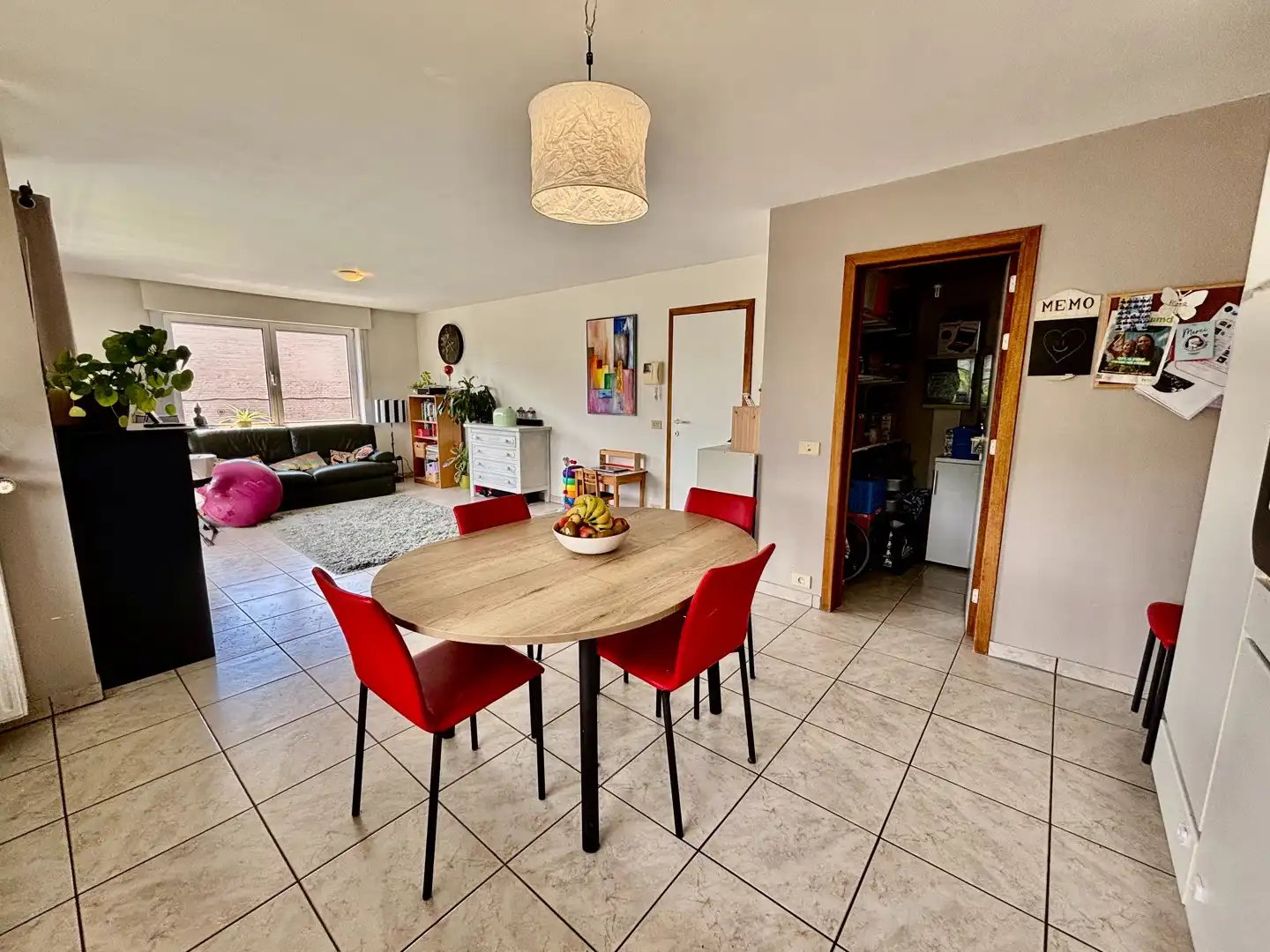 Lichtrijk hoekappartement met 2 slaapkamers, terras en garage te huur in Izegem foto 3
