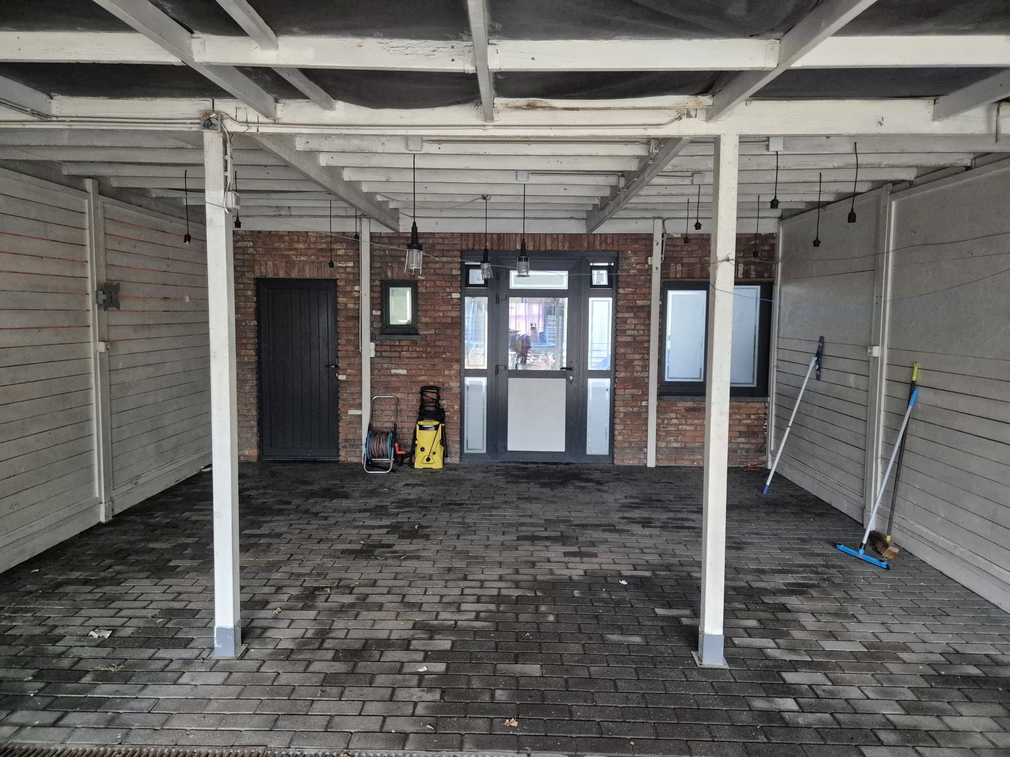 Handelspand met duplex appartement in het hart van Maasmechelen foto 11