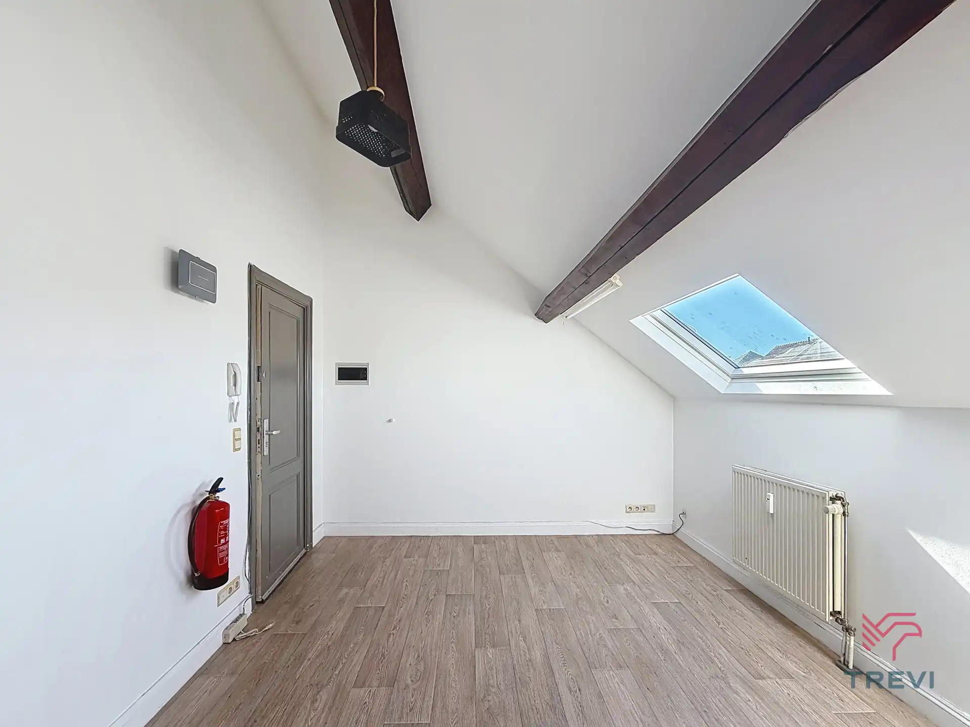 Ongemeubileerde studio, ideaal gelegen foto 2