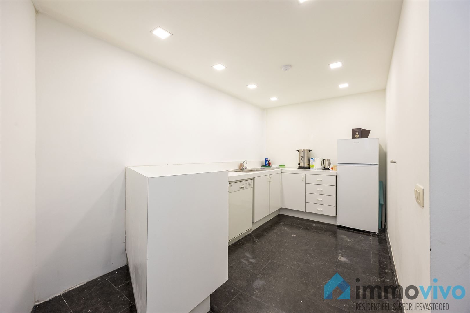 Plateau kantoren van 476 m², deels verhuurd op interessante locatie foto 14