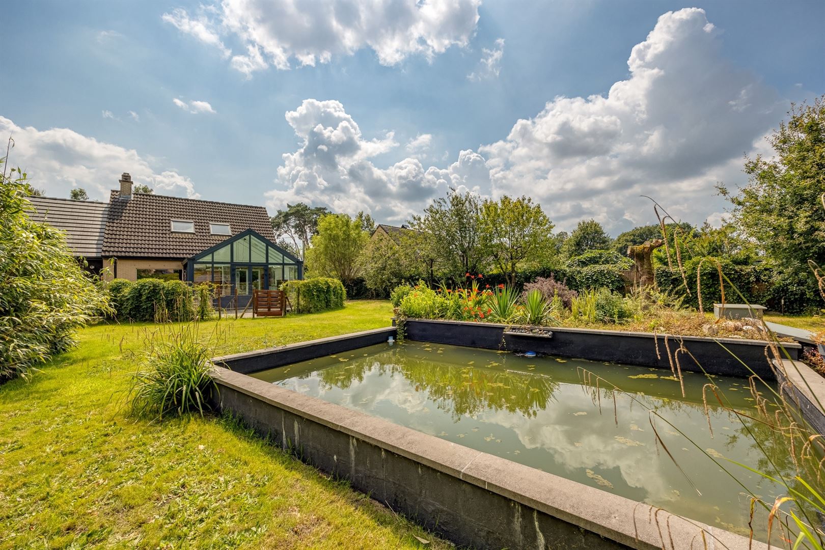 Vrijstaande woning met grote tuin foto 7