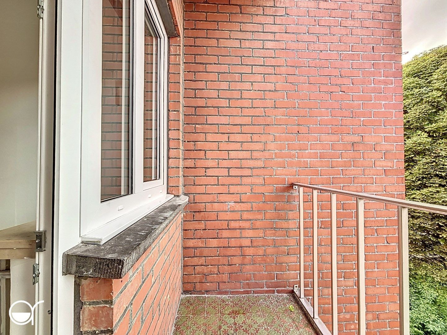 Goed gelegen, gedeeltelijk te renoveren appartement met 2 slaapkamers foto 13