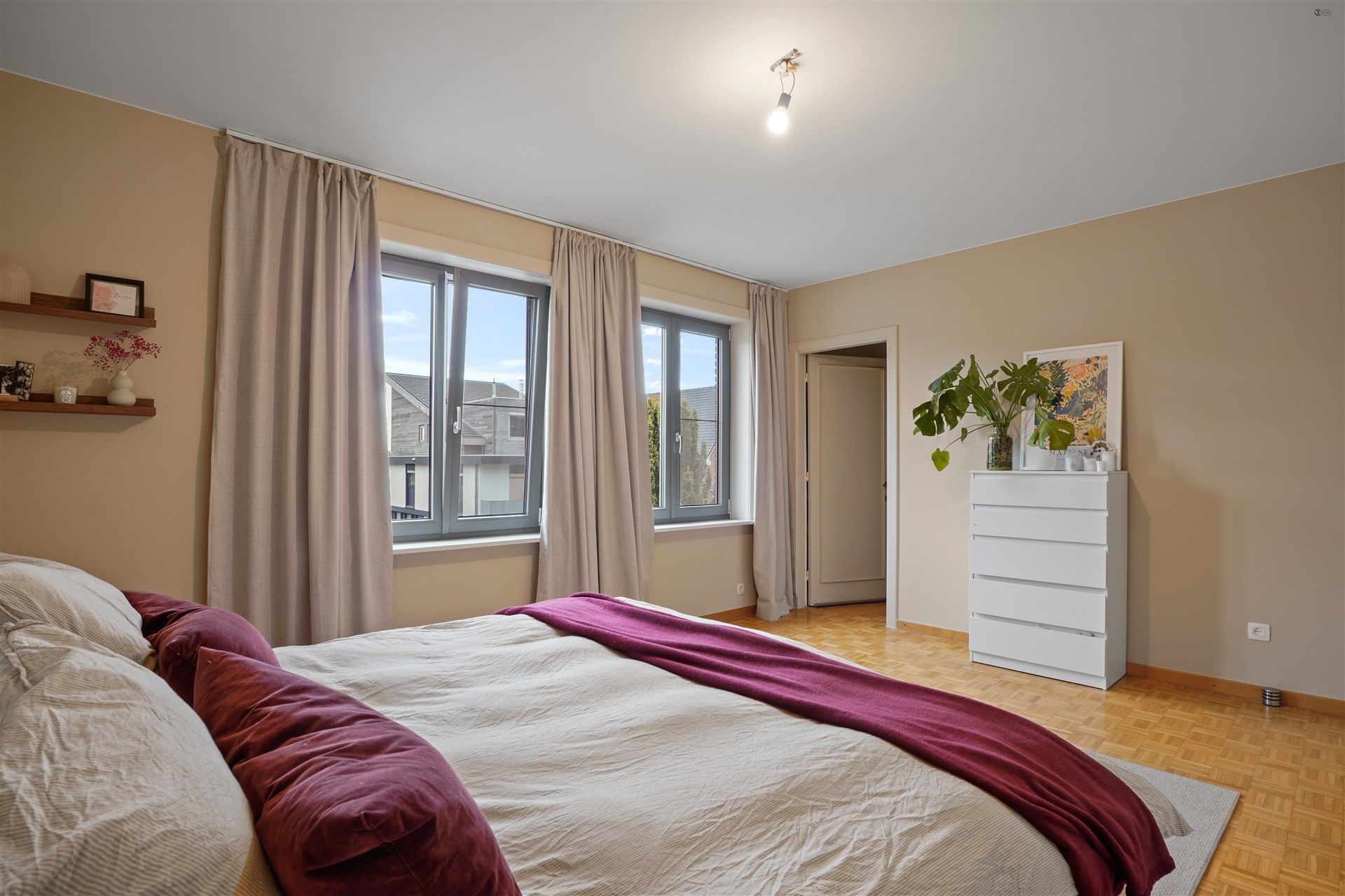 Rijwoning nabij centrum Stekene foto 17