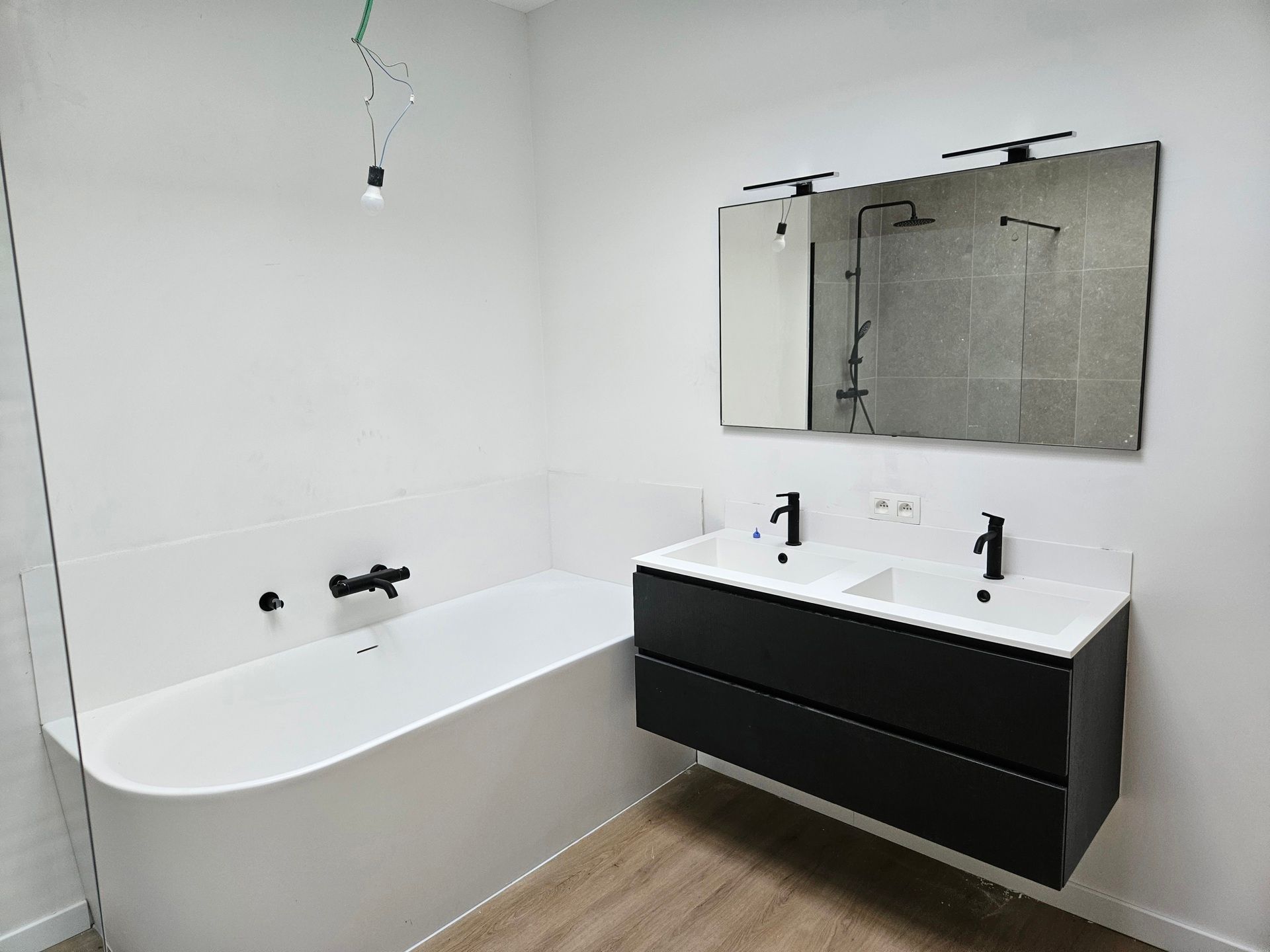 Gerenoveerd appartement met 3 slaapkamers foto 8