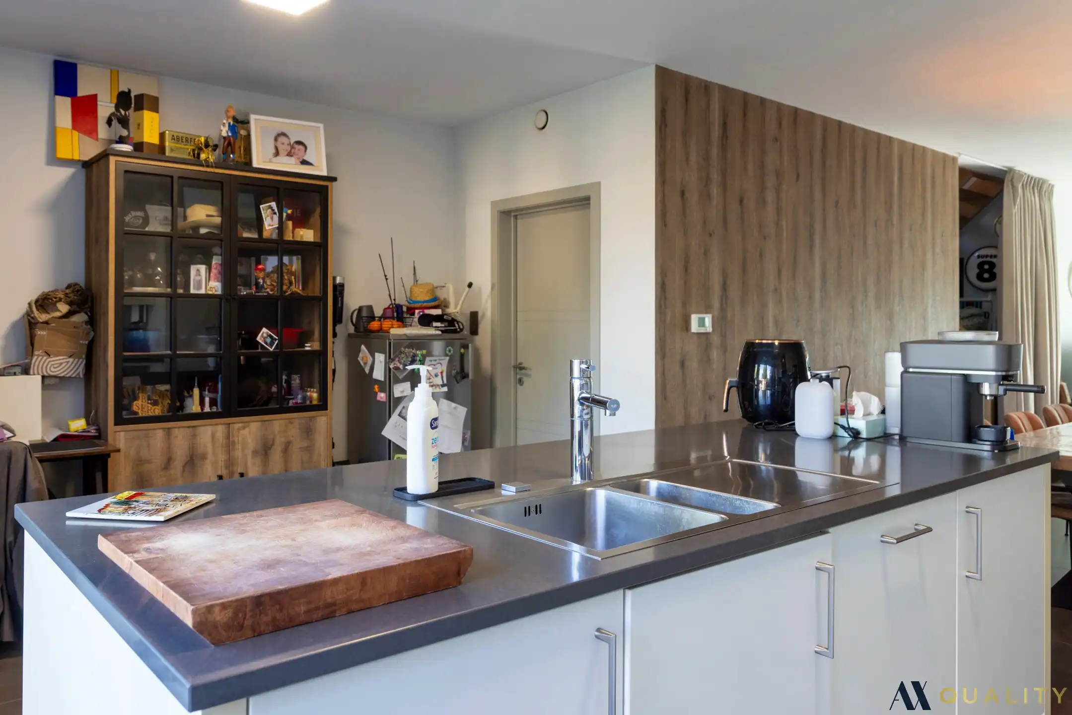 Rustig gelegen, instapklare woning met 4 slaapkamers en aangelegde tuin foto 3