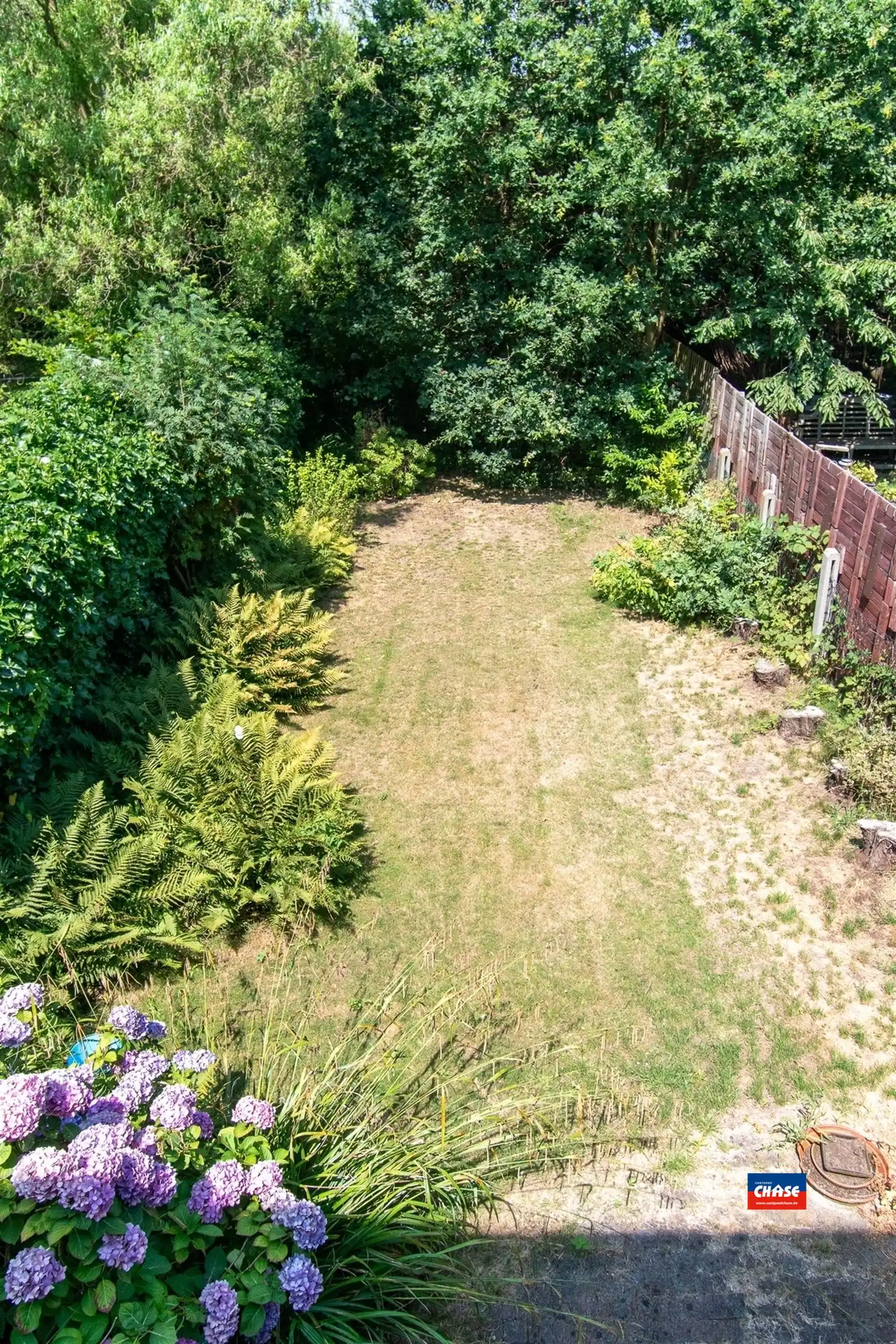 Rustig gelegen Bel-étage met drie slaapkamers, oprit, garage en een grote tuin  foto 5