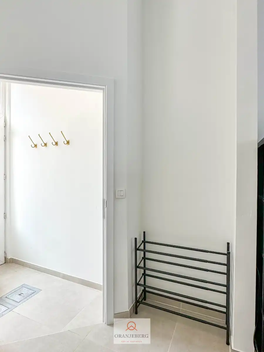 Gemeubeld en gerenoveerde rijtjeswoning op boogscheut van Gent TE HUUR voor 11 maanden foto 3