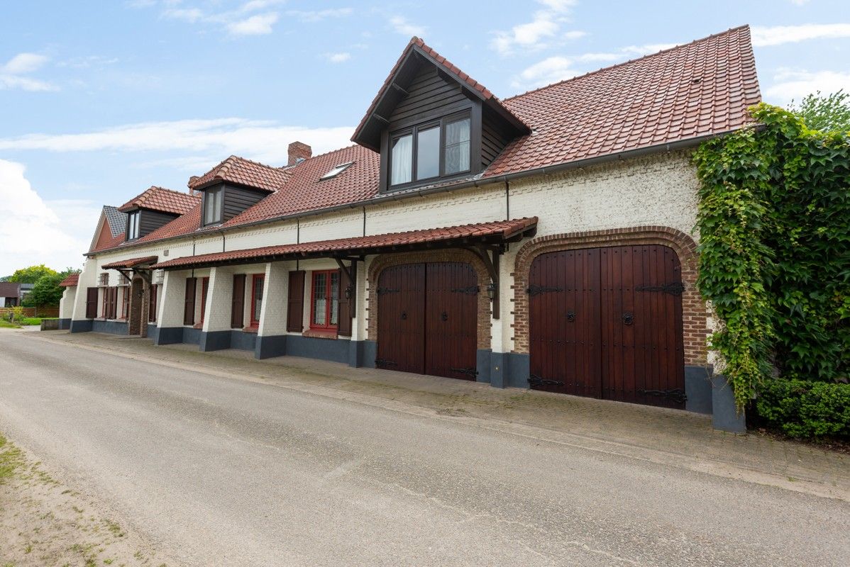 Hoeve met authentieke, karaktervolle elementen vlakbij de dorpskern van Zoersel en op wandelafstand van de groenste long van de Kempen. foto 2