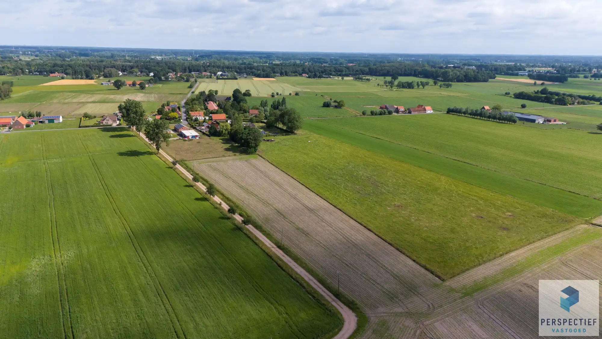 UITERST RUSTIG & LANDELIJK GELEGEN hoeve met WEILAND op ca. 6790 m² foto 4