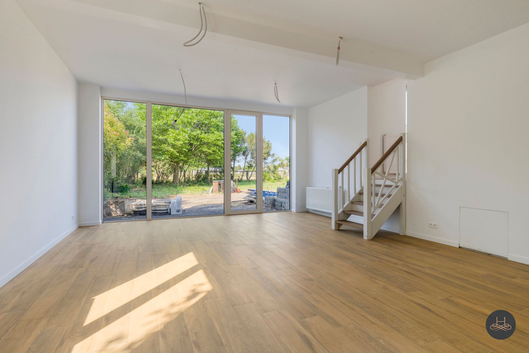 Vernieuwbouwvilla met praktijkruimte in rustige buurt foto 8