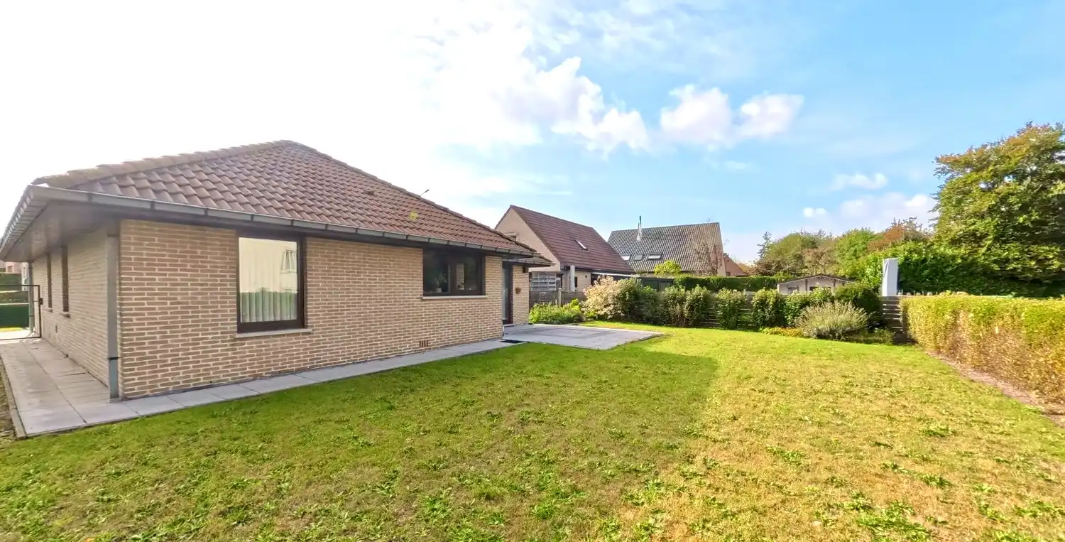 Ruime woning op toplocatie met grote tuin en inpandige garage! foto 16