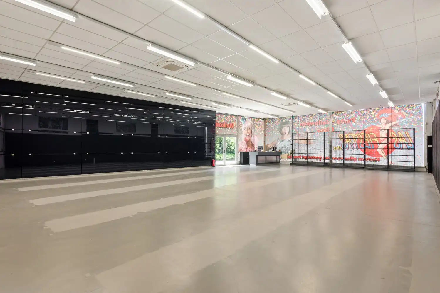 Handelspand met ruime showroom en parking op commerciële ligging te Kontich foto 9