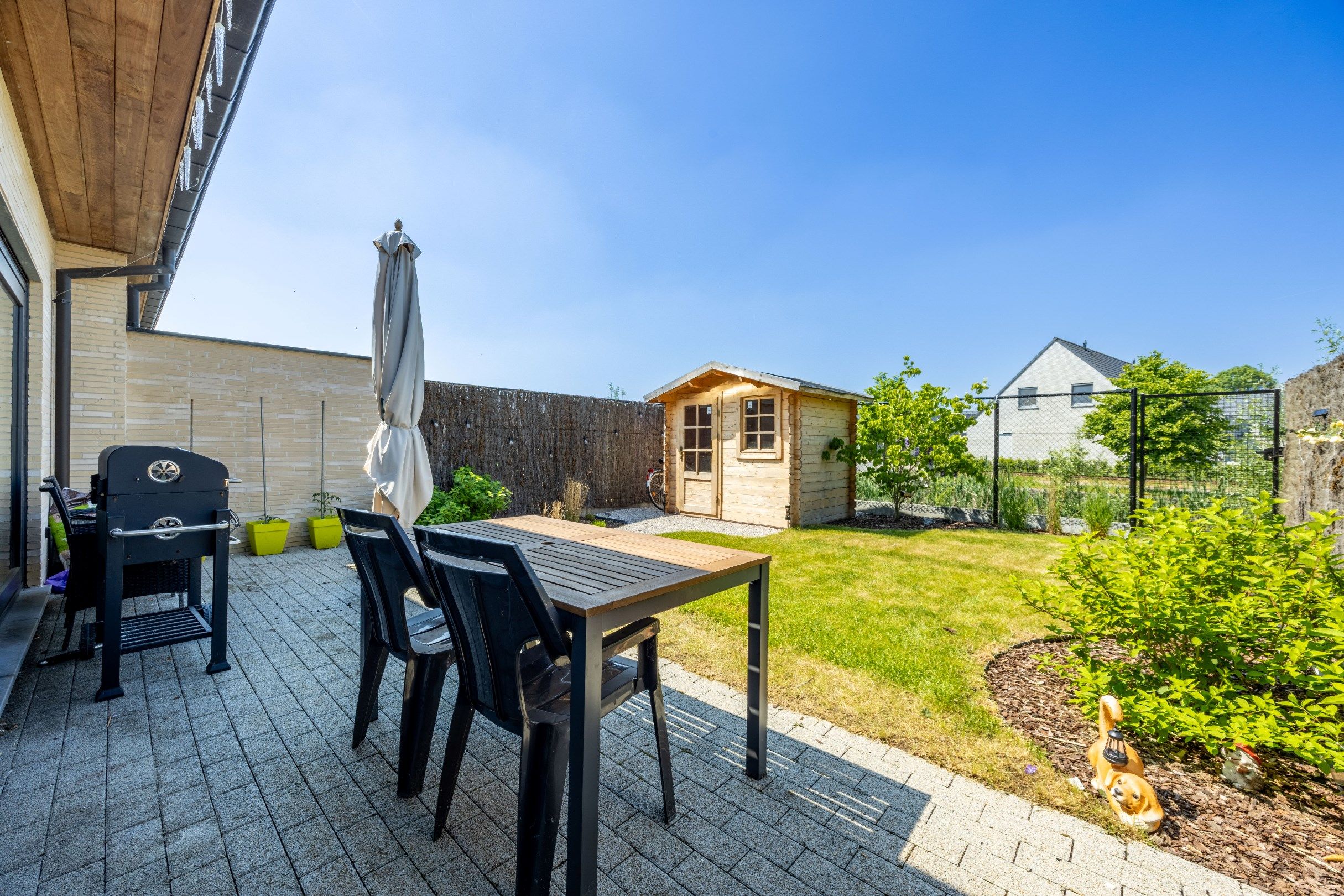 RUSTIG GELEGEN GEZINSWONING MET GARAGE foto 11