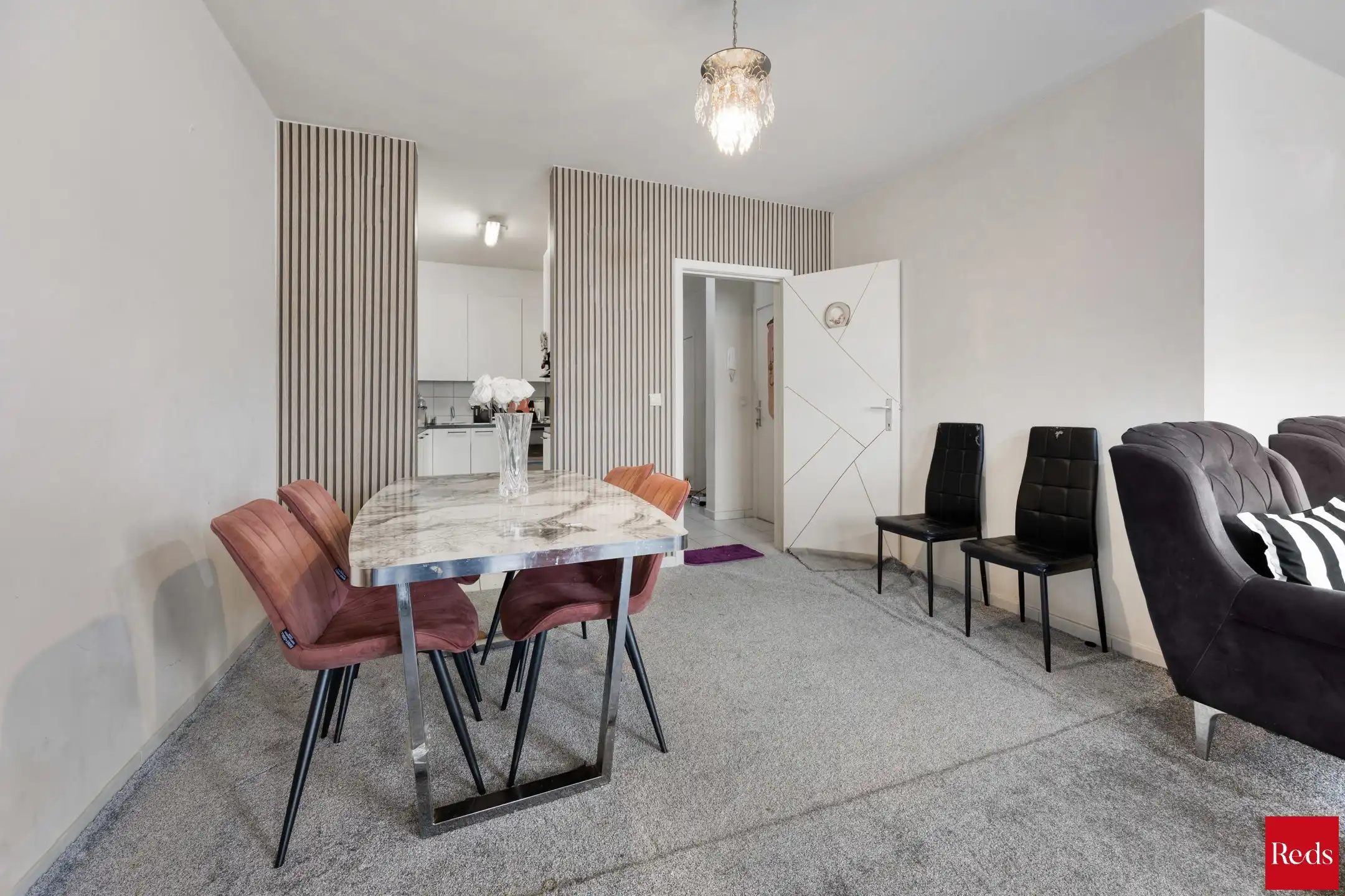 Opbrengsteigendom met 3 verhuurde appartementen nabij stad  foto 28