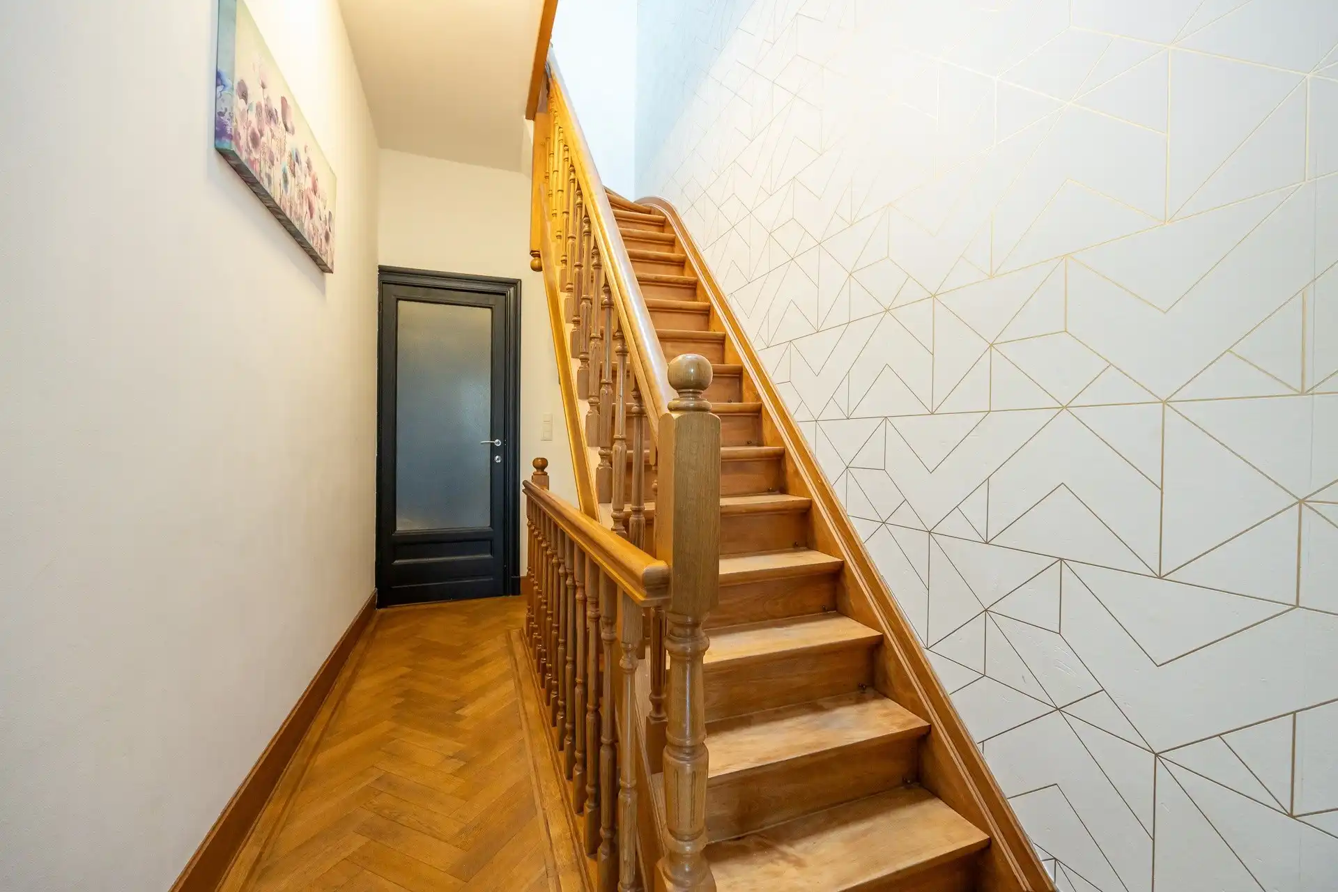 Ruime, instapklare gezinswoning met authentieke elementen in Berchem foto 16