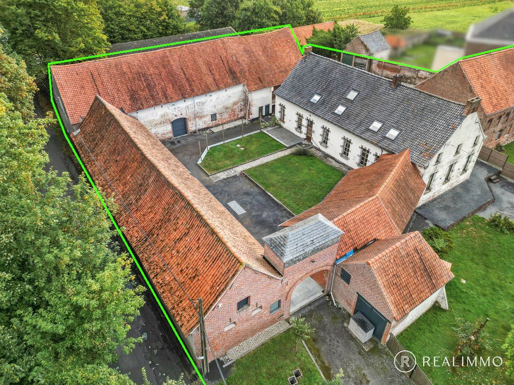 Authentieke vierkantshoeve op mooie ligging met tal van mogelijkheden foto 6