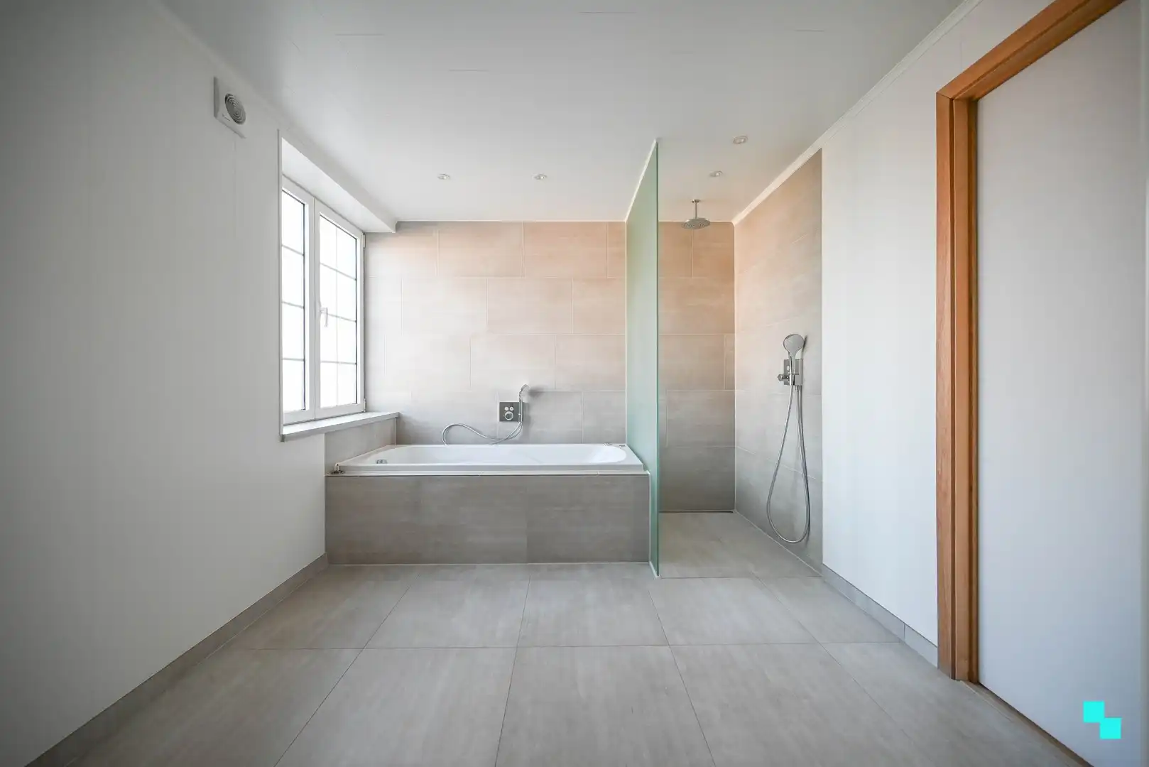 Riante handelswoonst in Waregem foto 28