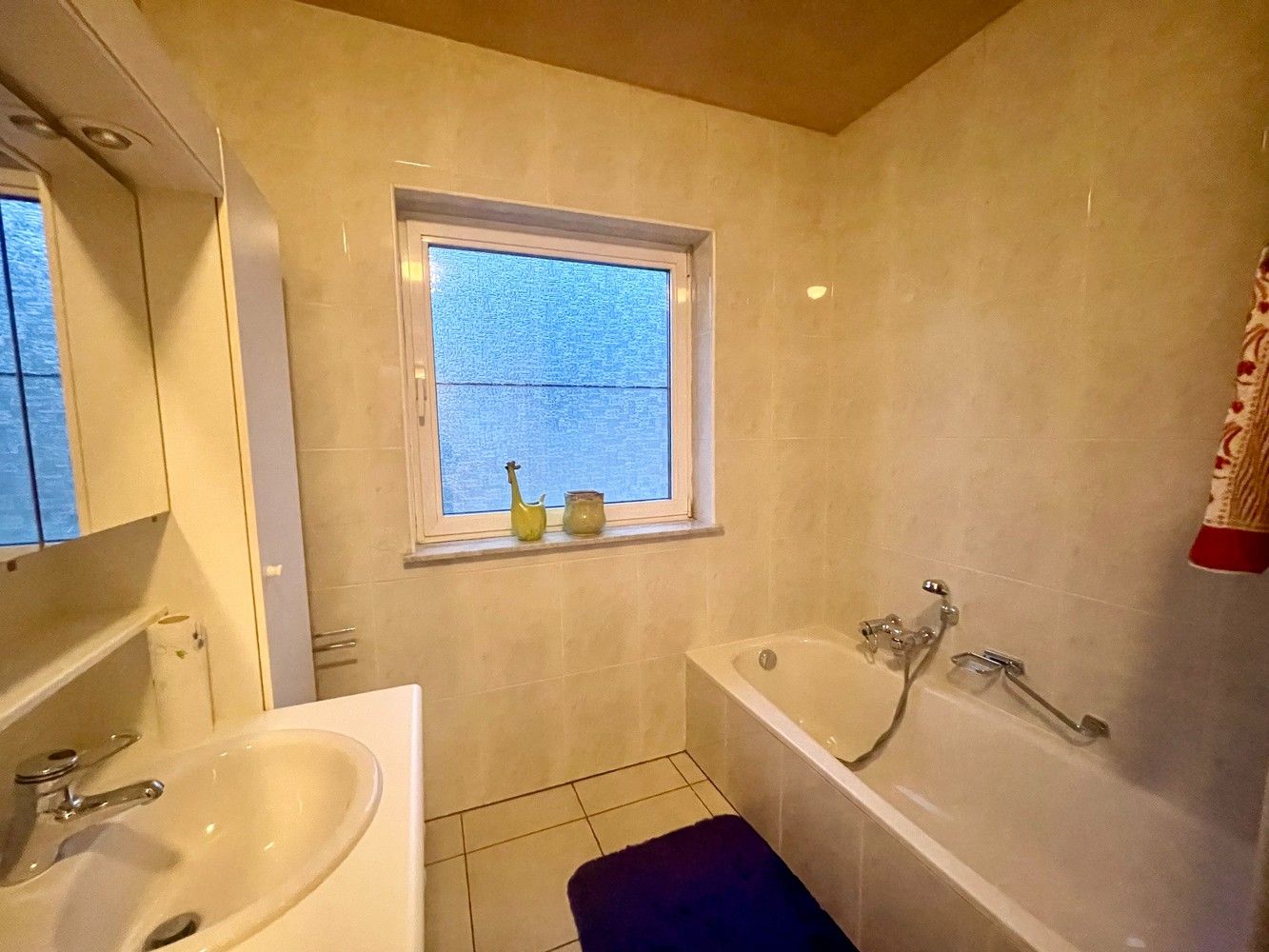 Gunstig gelegen woning met groot terras/tuin en aparte garage foto 23