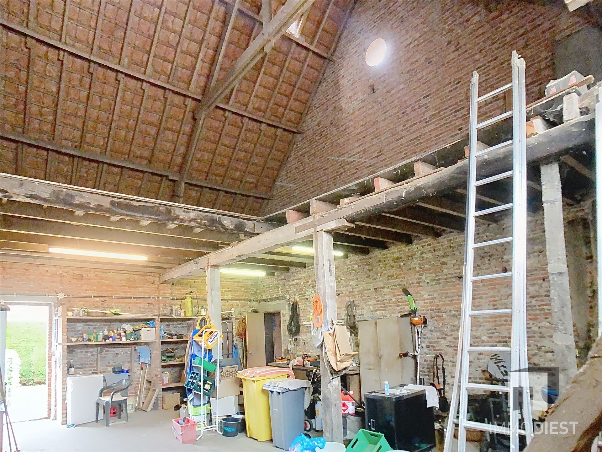 Charmante hoeve met schuren en een knappe tuin te Geel. foto 33