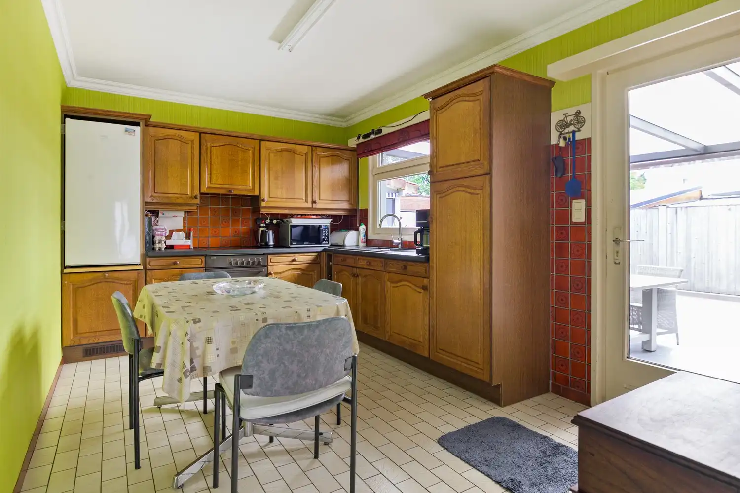 Instapklare woning met 2 slpkrs en ruime tuin te Beerzel foto 4