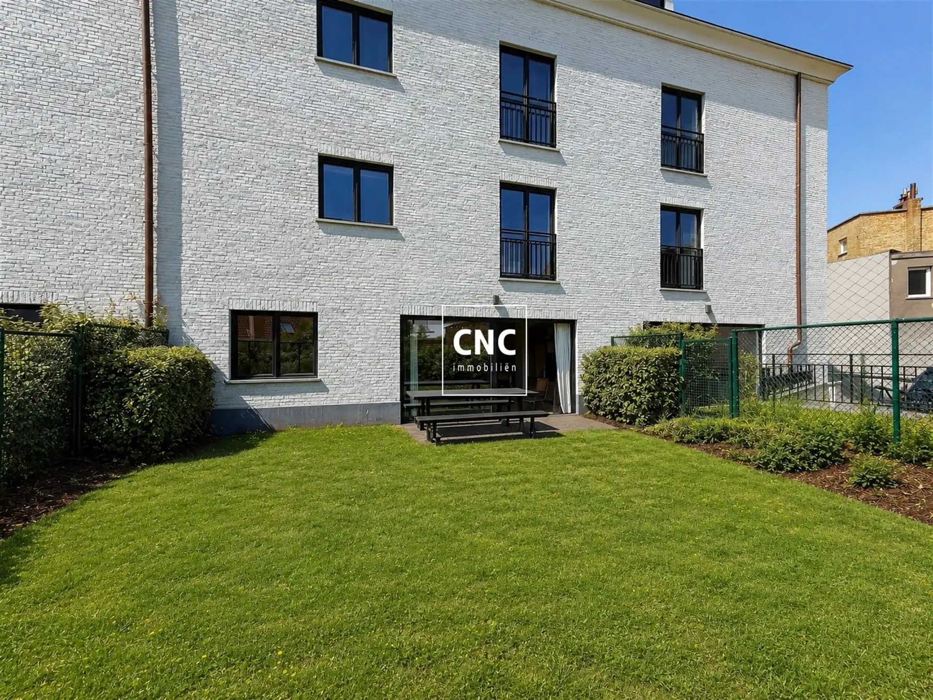 Stijlvol appartement met grote tuin op centrale ligging foto 9