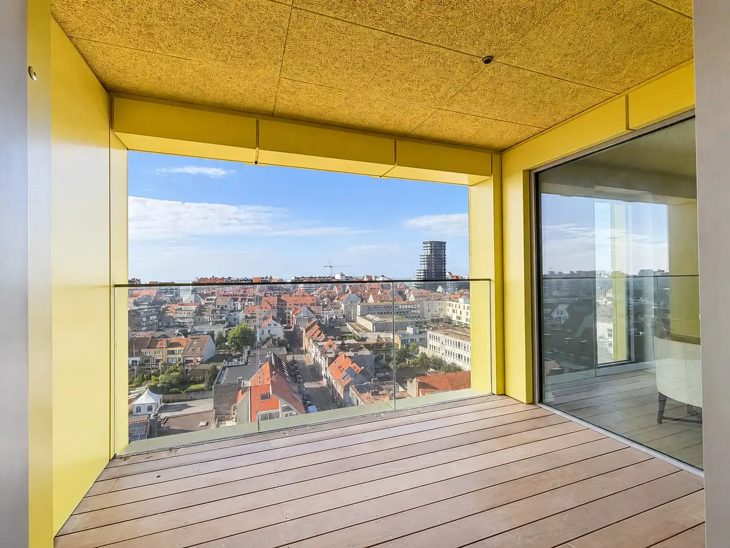 Nieuwbouwappartement op verdieping 9 met een stukje zeezicht foto 2