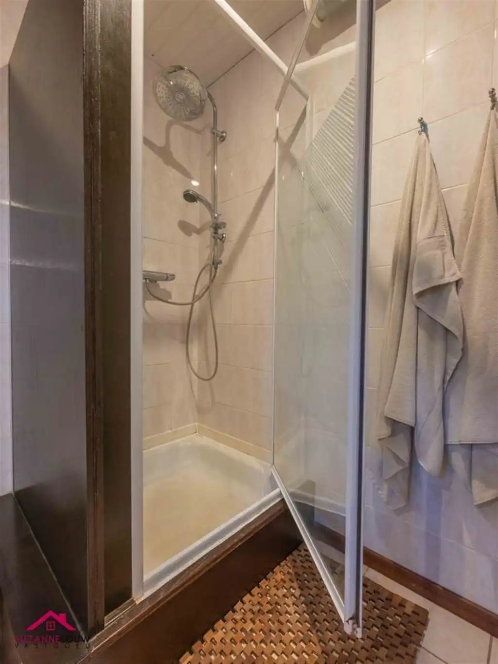 Vrijstaande woning op ruim perceel foto 24