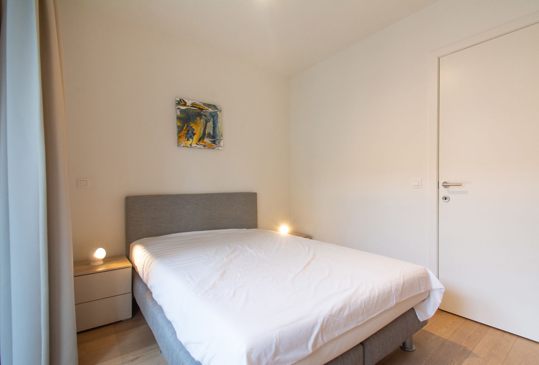 Gemeubeld 1-slaapkamer app met prachtig zicht op park  foto 10