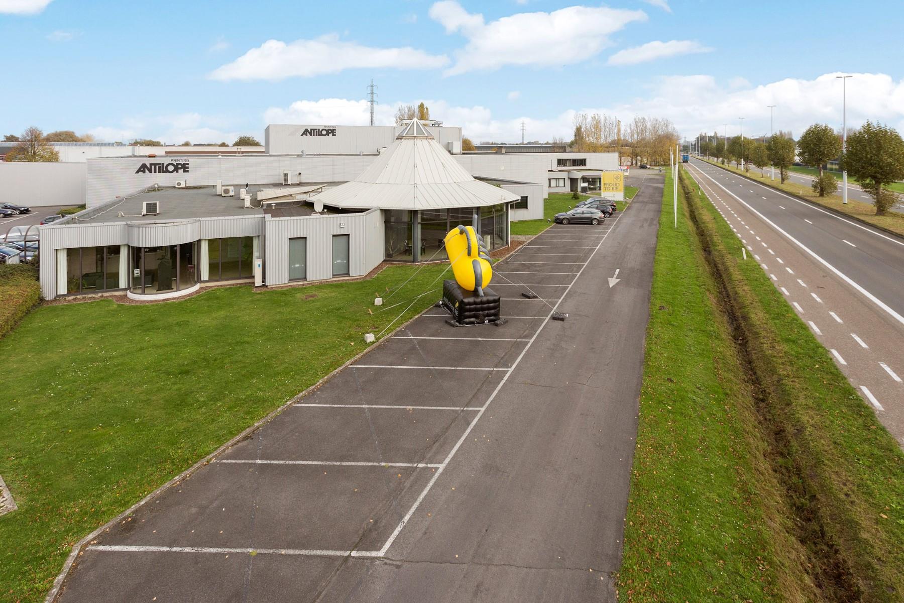 Ruime bedrijvensite op een aantrekkelijke zichtlocatie  foto 10