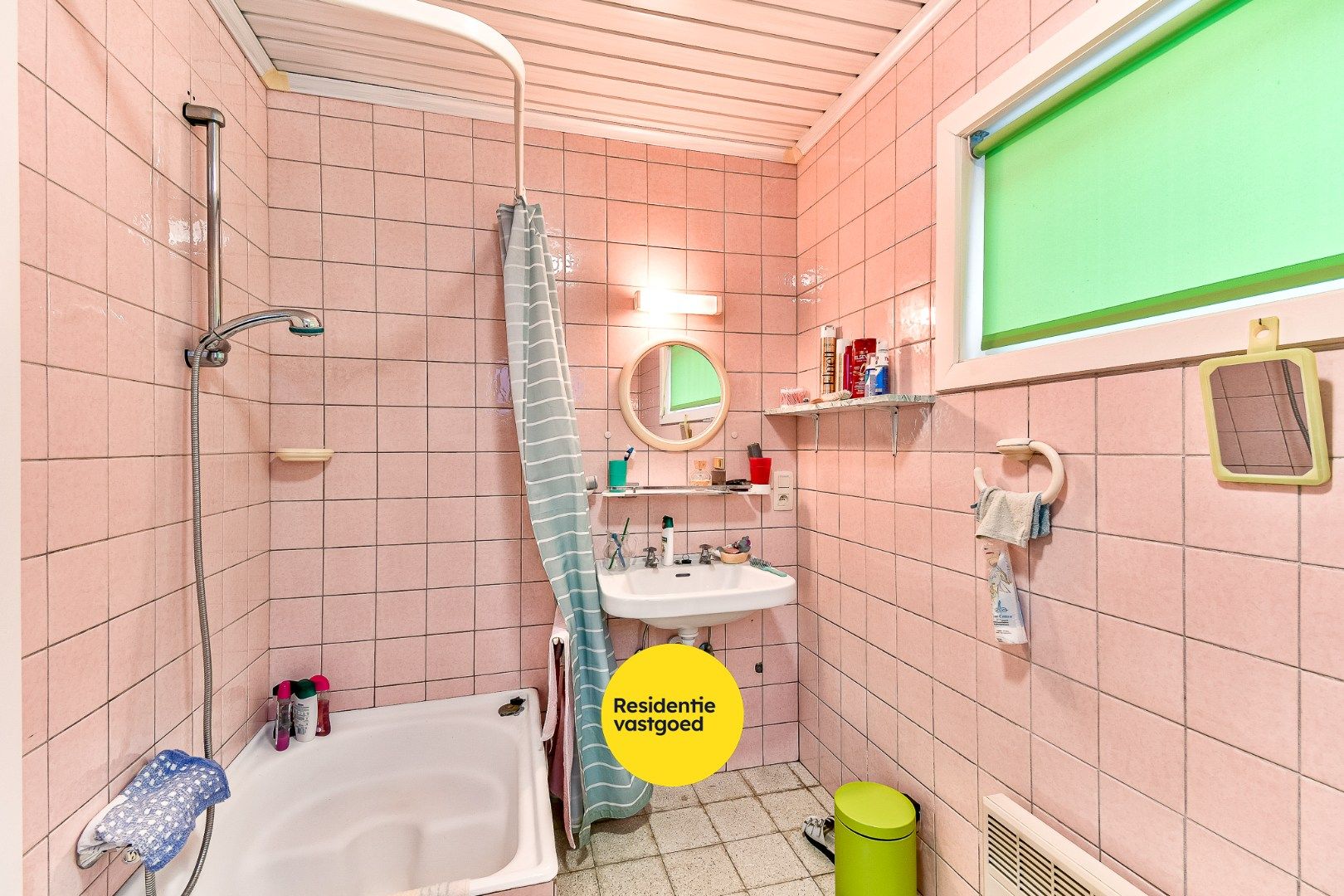 Te renoveren gezinswoning met drie slaapkamers en zongerichte tuin foto 15