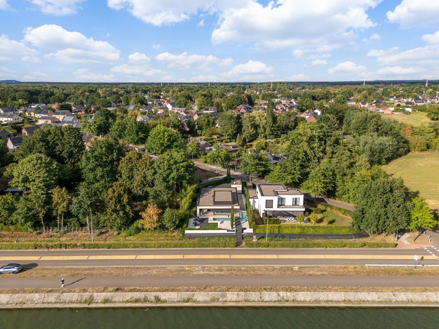 Unieke designvilla met zwembad en panoramisch uitzicht op het Albertkanaal foto 47