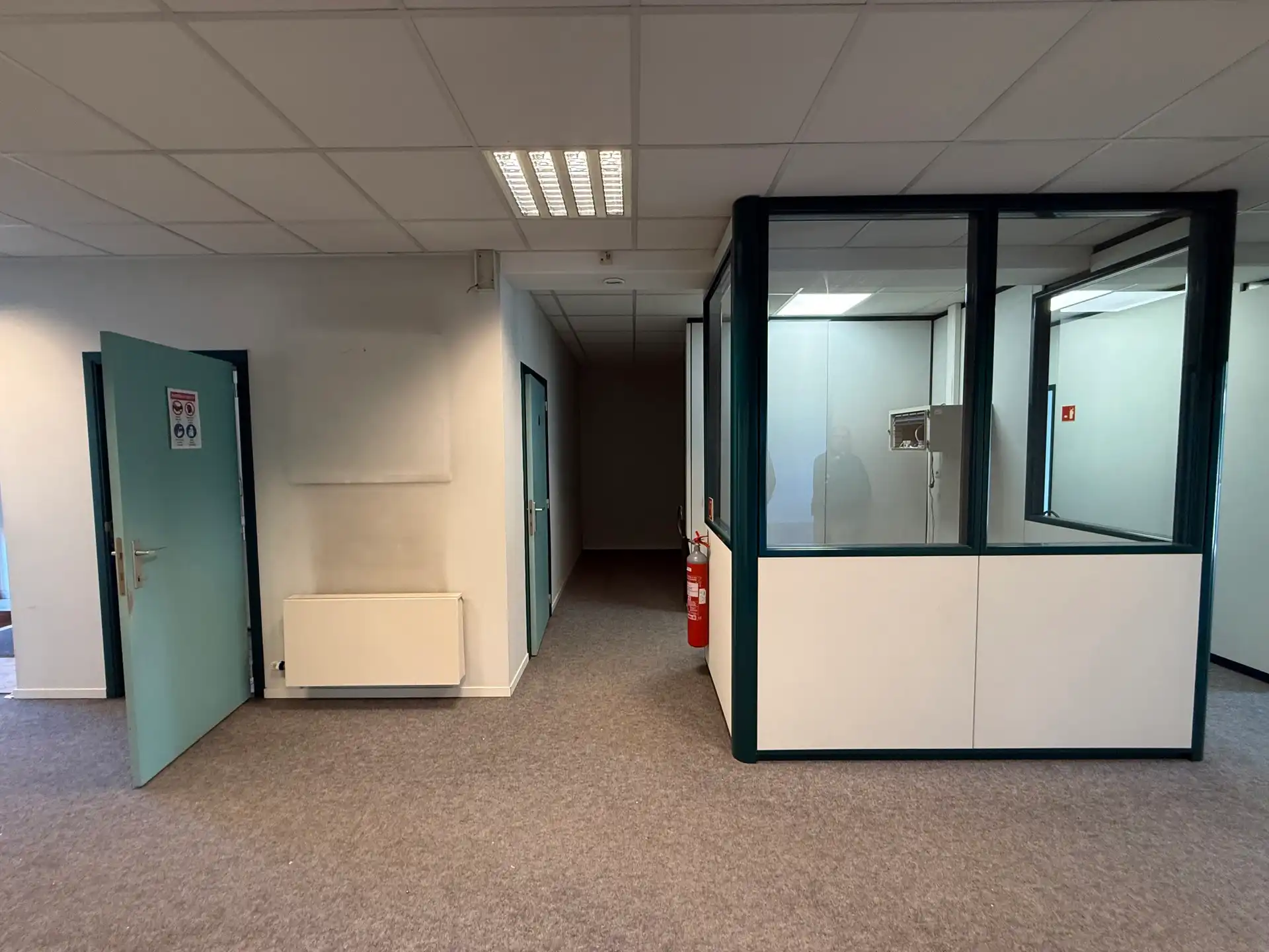 AALST - Moduleerbaar handelspand/kantoorruimte op toplocatie. foto 3