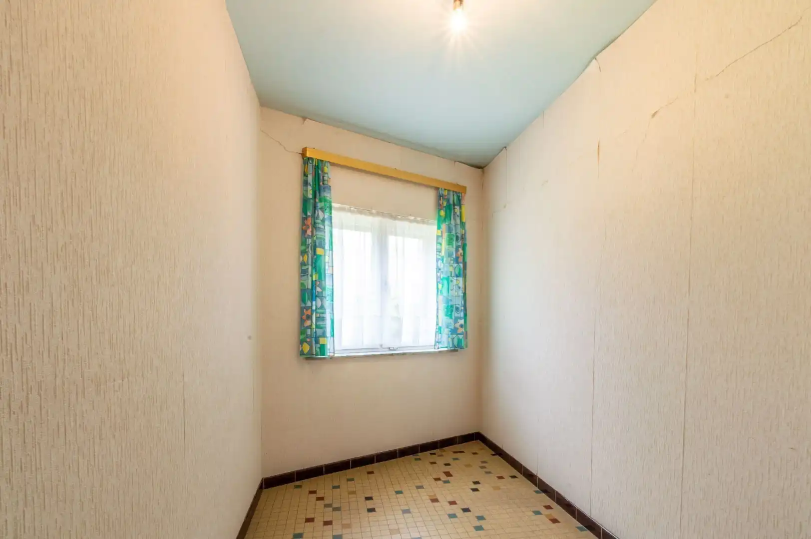 LICHTRIJKE, TE RENOVEREN 3-GEVEL WONING + GROTE TUIN! foto 17