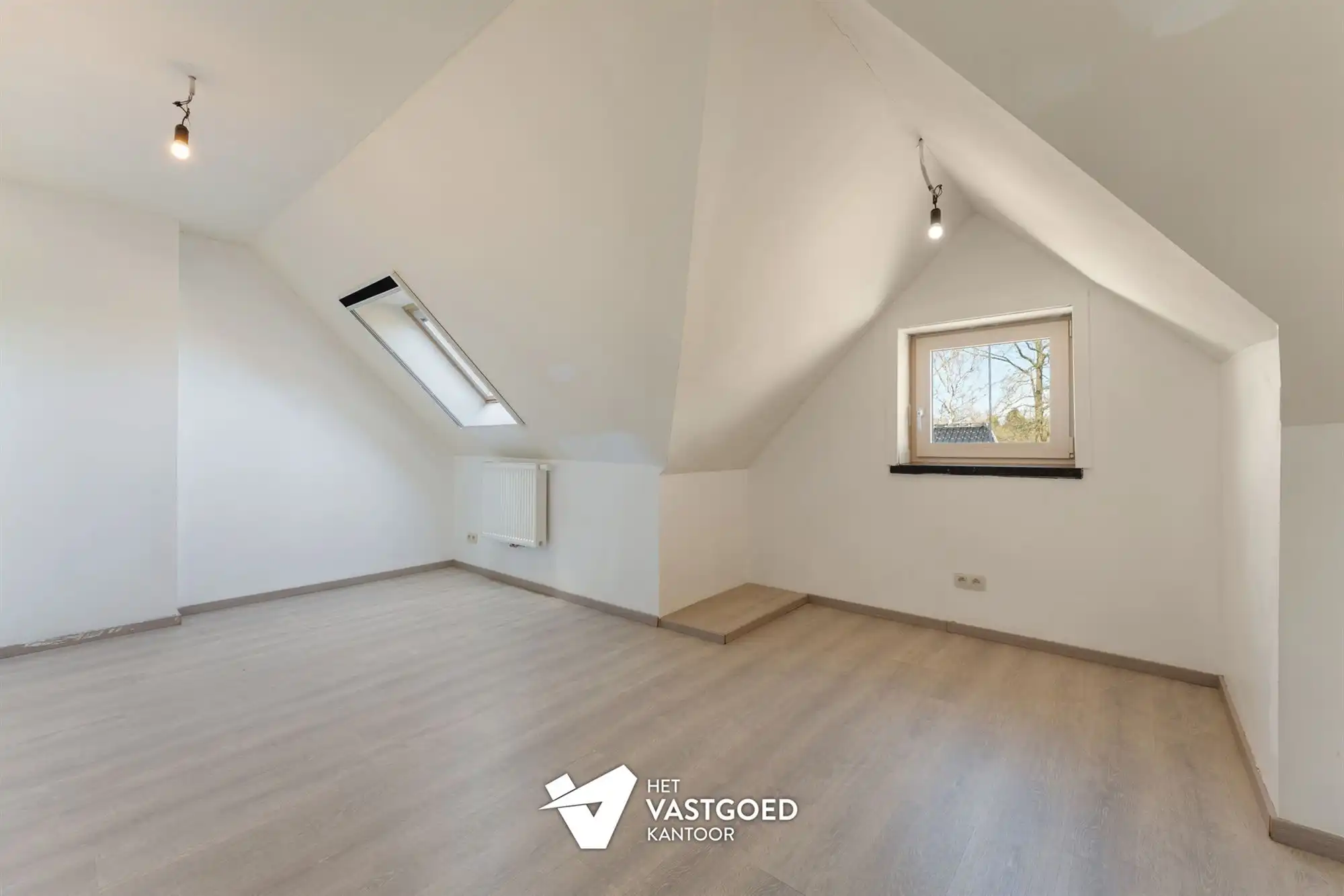 RECENT GERENOVEERDE RUIME WONING (220M²) MET 5 SLAAPKAMERS EN TUIN MET TUINKAMER TE BERINGEN foto 18