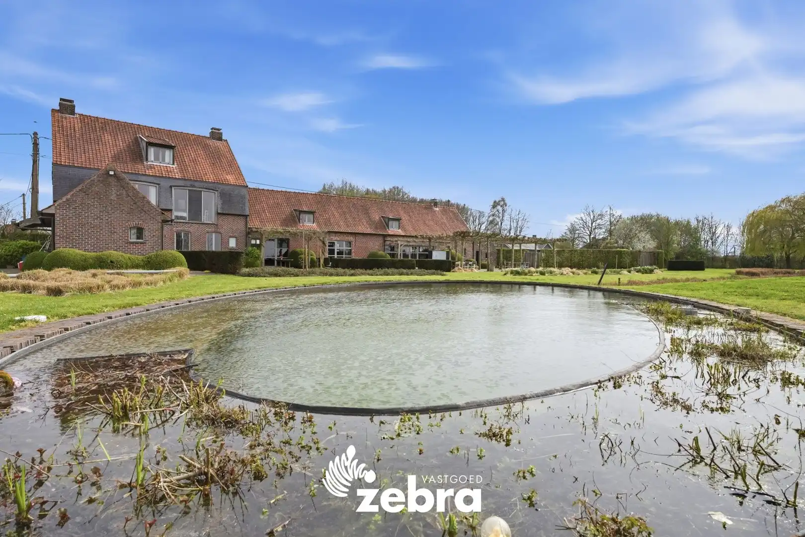 Ruime villa op een prachtig perceel van 11.110m² in groene omgeving! foto 5